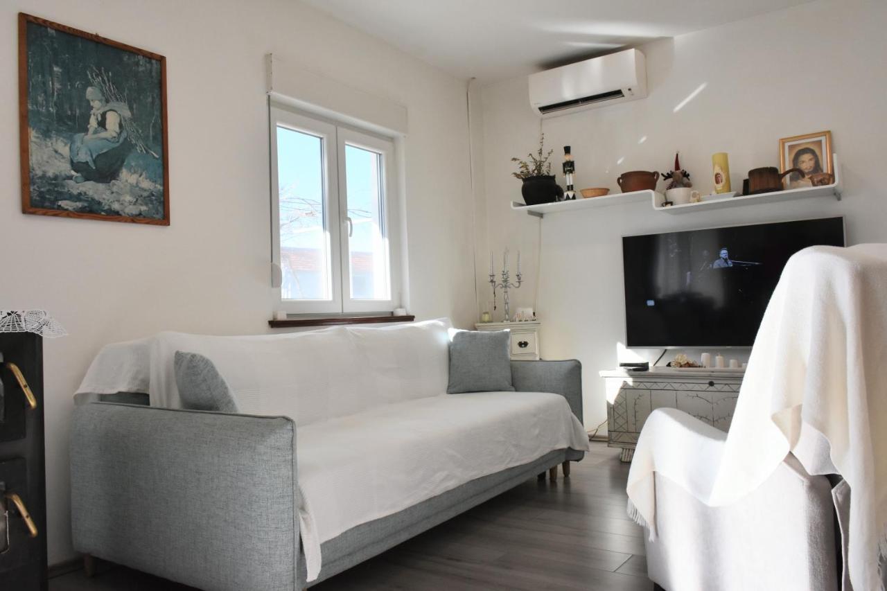 Cavoglave Villa Marie With Pool, Two Bedrooms For 4+2Kids מראה חיצוני תמונה