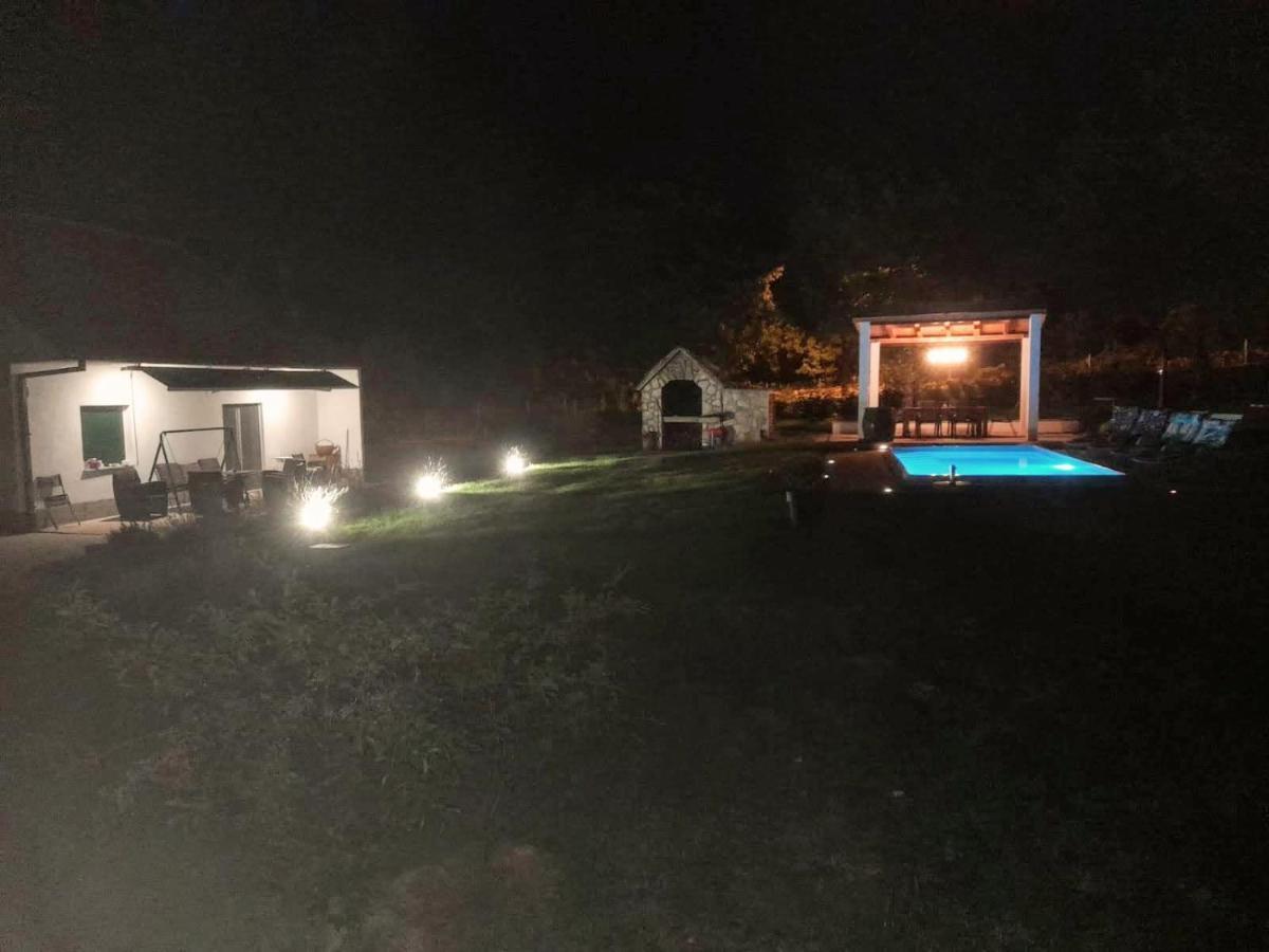 Cavoglave Villa Marie With Pool, Two Bedrooms For 4+2Kids מראה חיצוני תמונה