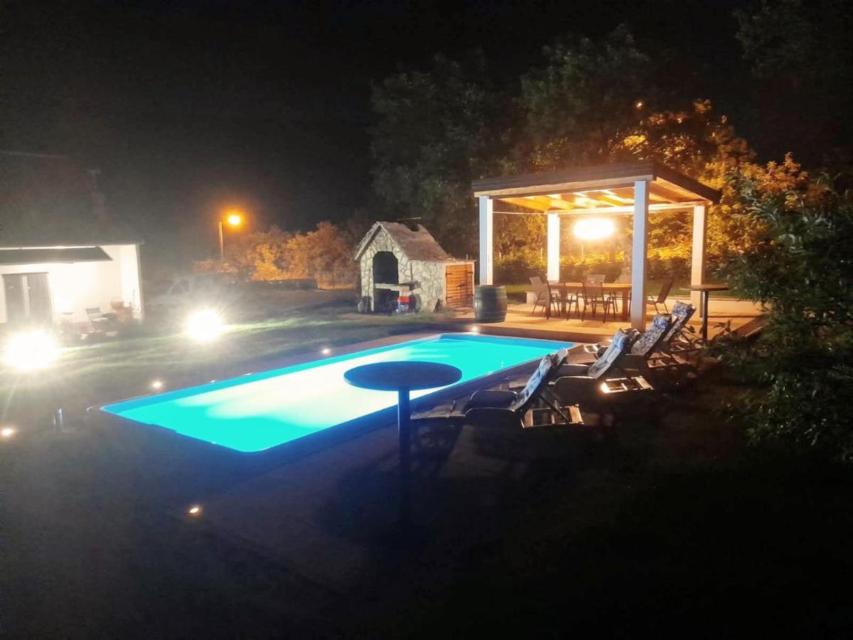 Cavoglave Villa Marie With Pool, Two Bedrooms For 4+2Kids מראה חיצוני תמונה
